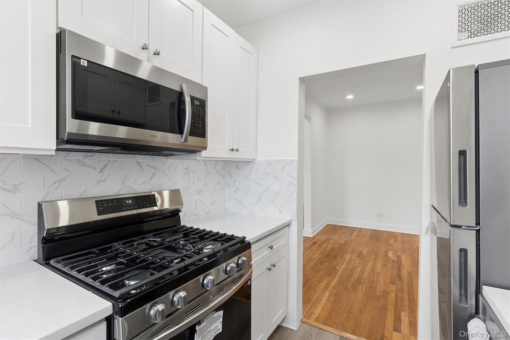 68-61 Yellowstone Boulevard 705, Forest Hills, NY 11375