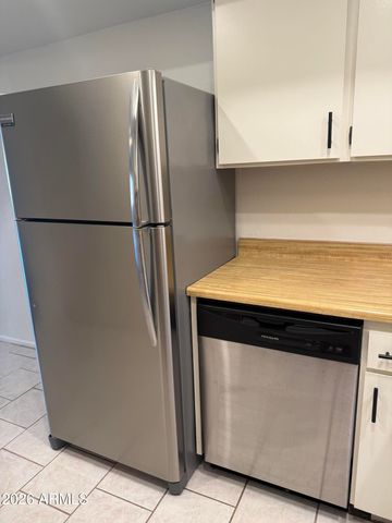 10828 N BILTMORE Drive 227, Phoenix, AZ 85029