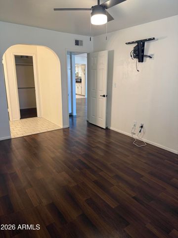 10828 N BILTMORE Drive 227, Phoenix, AZ 85029