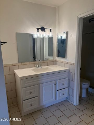 10828 N BILTMORE Drive 227, Phoenix, AZ 85029