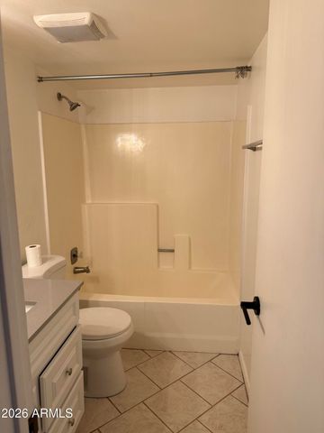 10828 N BILTMORE Drive 227, Phoenix, AZ 85029