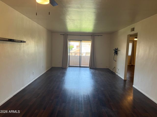 10828 N BILTMORE Drive 227, Phoenix, AZ 85029