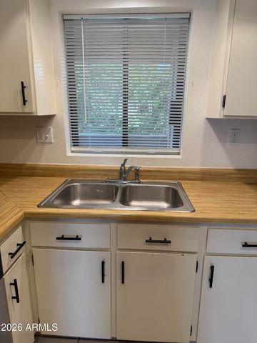 10828 N BILTMORE Drive 227, Phoenix, AZ 85029