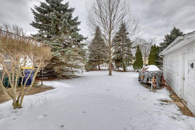 931 S 120th STREET, West Allis, WI 53214