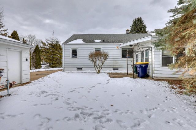 931 S 120th STREET, West Allis, WI 53214