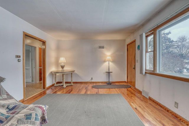 931 S 120th STREET, West Allis, WI 53214