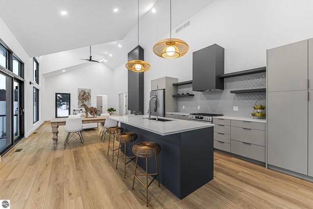 5921 Paradise Ranch, Kingsley, MI 49649