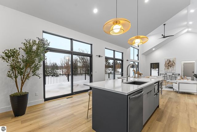 5921 Paradise Ranch, Kingsley, MI 49649