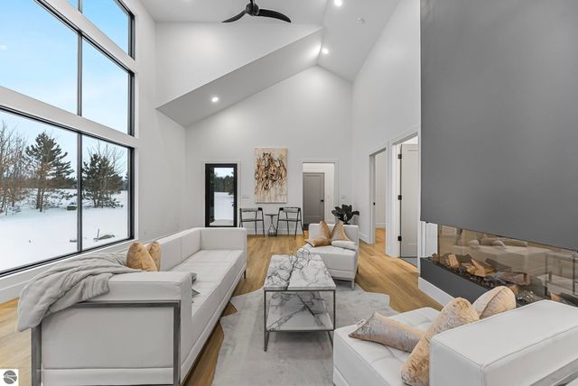 5921 Paradise Ranch, Kingsley, MI 49649