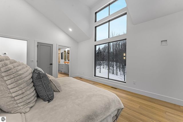 5921 Paradise Ranch, Kingsley, MI 49649