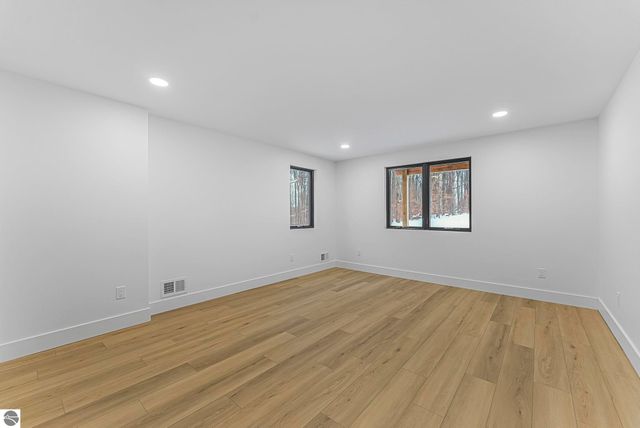 5921 Paradise Ranch, Kingsley, MI 49649