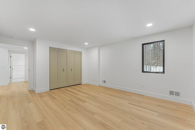 5921 Paradise Ranch, Kingsley, MI 49649