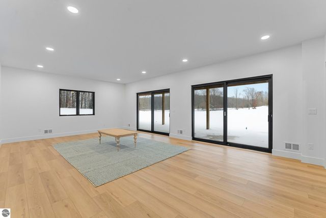 5921 Paradise Ranch, Kingsley, MI 49649