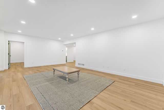 5921 Paradise Ranch, Kingsley, MI 49649