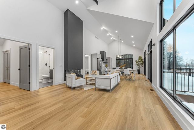 5921 Paradise Ranch, Kingsley, MI 49649