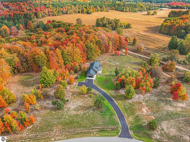 5921 Paradise Ranch, Kingsley, MI 49649