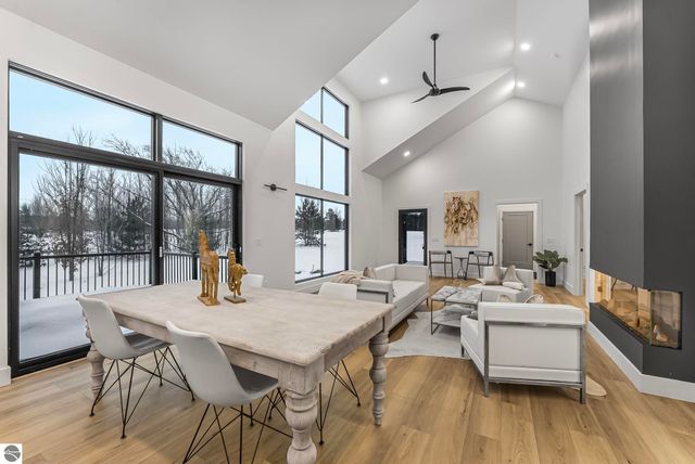 5921 Paradise Ranch, Kingsley, MI 49649