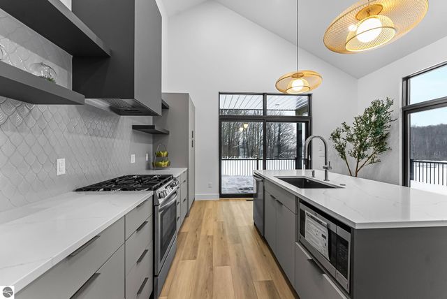 5921 Paradise Ranch, Kingsley, MI 49649