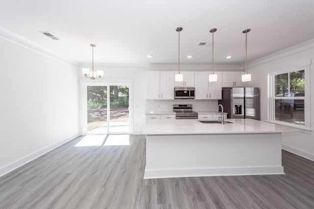 1413 Iroquois Street, North Charleston, SC 29405