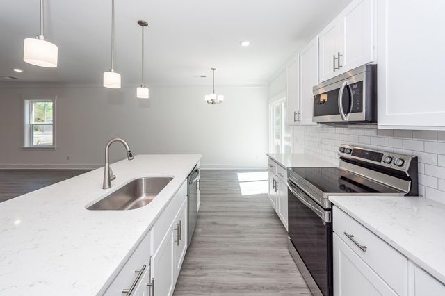1413 Iroquois Street, North Charleston, SC 29405