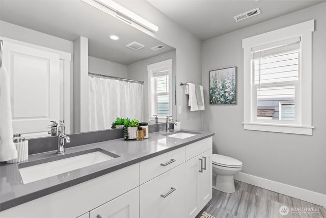 16539 8th Avenue NE, Shoreline, WA 98155
