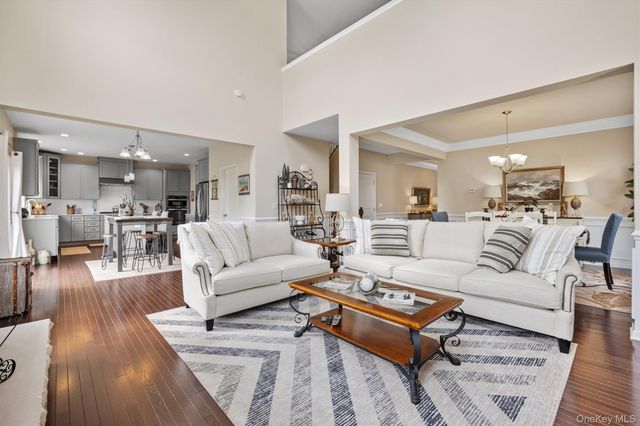 17 Tompkins Lane, Hopewell Junction, NY 12533