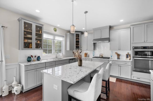 17 Tompkins Lane, Hopewell Junction, NY 12533