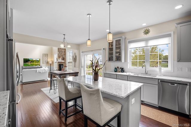 17 Tompkins Lane, Hopewell Junction, NY 12533