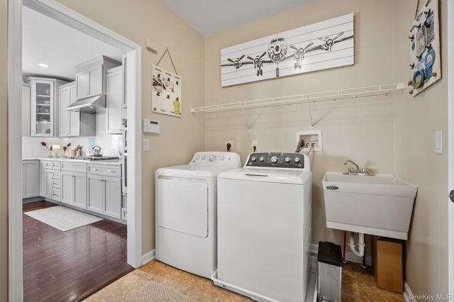 17 Tompkins Lane, Hopewell Junction, NY 12533