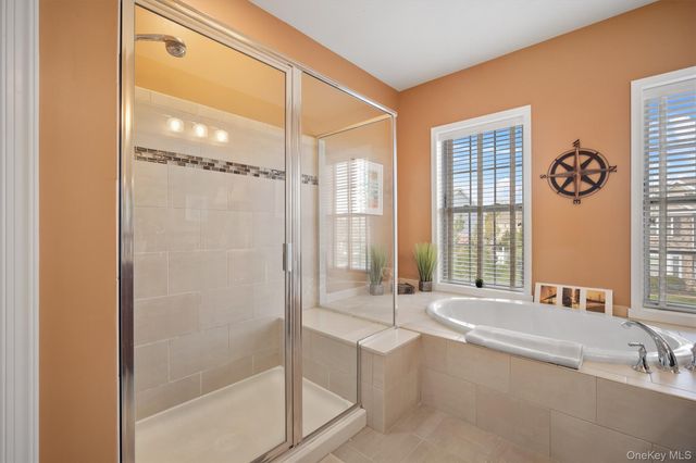 17 Tompkins Lane, Hopewell Junction, NY 12533