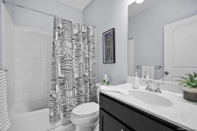 17 Tompkins Lane, Hopewell Junction, NY 12533