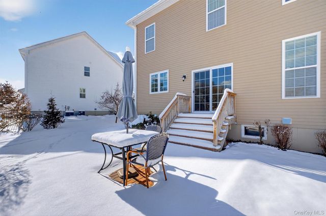 17 Tompkins Lane, Hopewell Junction, NY 12533