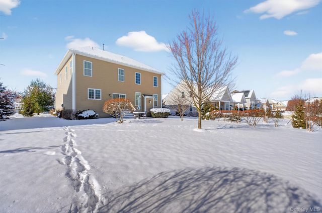 17 Tompkins Lane, Hopewell Junction, NY 12533