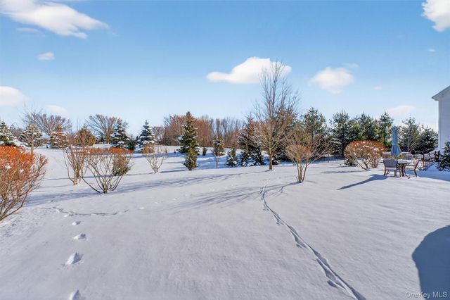 17 Tompkins Lane, Hopewell Junction, NY 12533