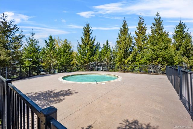 17 Tompkins Lane, Hopewell Junction, NY 12533