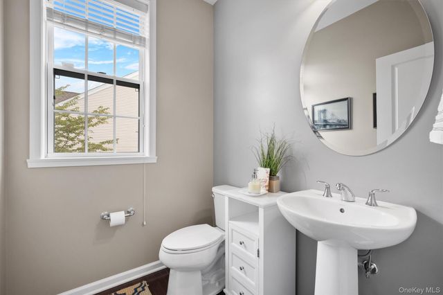 17 Tompkins Lane, Hopewell Junction, NY 12533