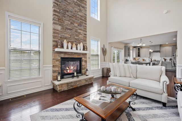 17 Tompkins Lane, Hopewell Junction, NY 12533