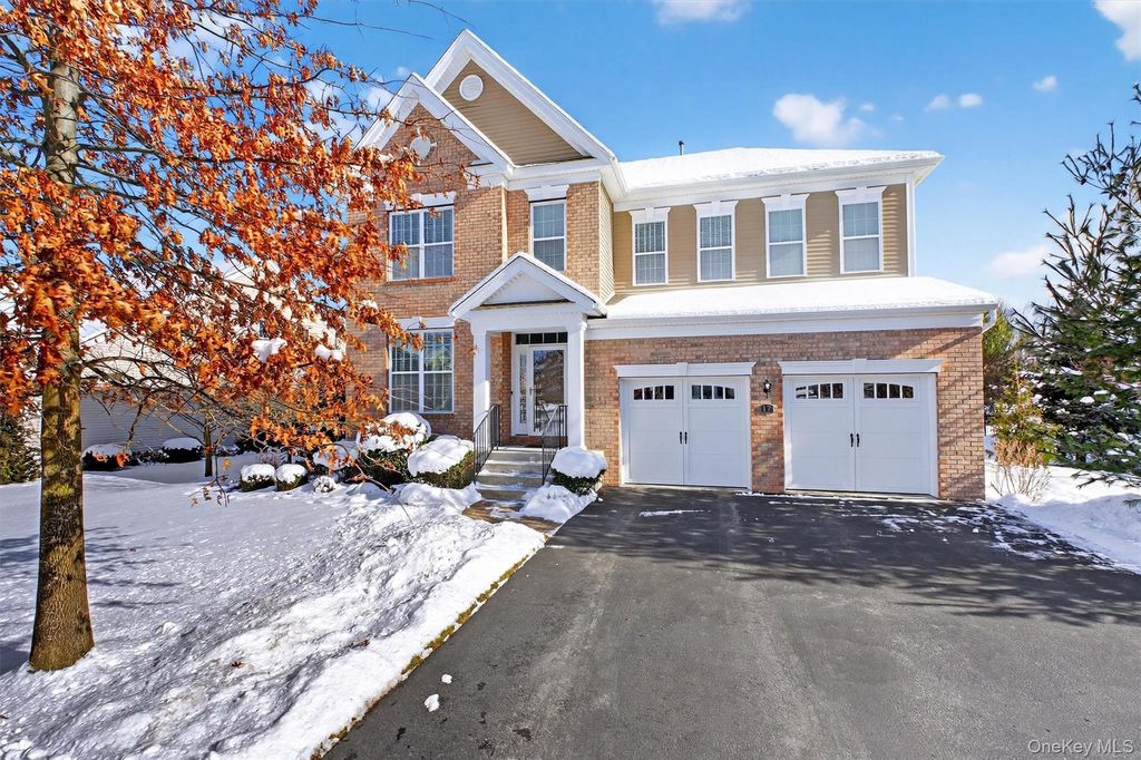 17 Tompkins Lane, Hopewell Junction, NY 12533