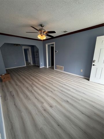 1227 W Avenue Avenue E, Garland, TX 75040