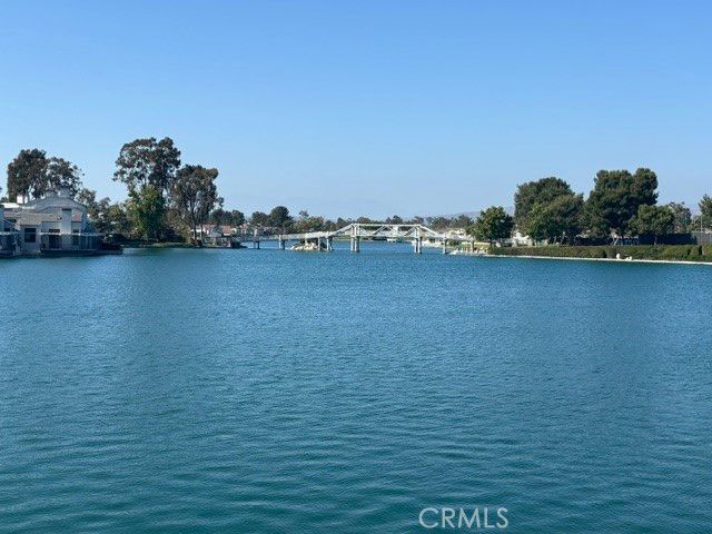 180 Greenmoor, Irvine, CA 92614
