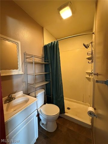 777 East Avenue SE, Warren, OH 44484