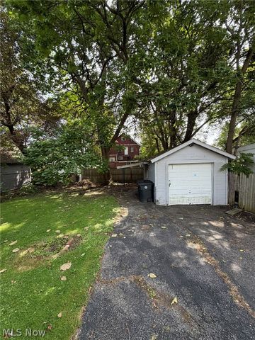 777 East Avenue SE, Warren, OH 44484