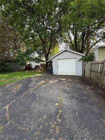 777 East Avenue SE, Warren, OH 44484