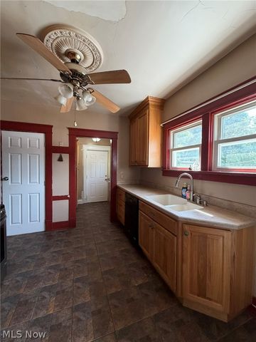 777 East Avenue SE, Warren, OH 44484