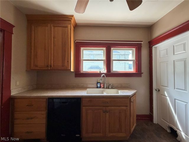 777 East Avenue SE, Warren, OH 44484