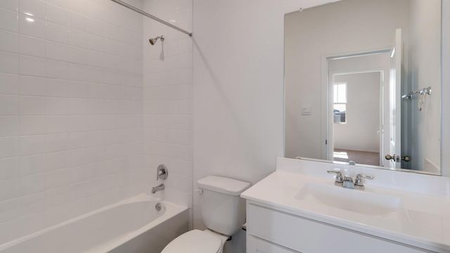 140 ORANGE FLAME BLVD, Uhland, TX 78640