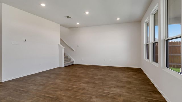 140 ORANGE FLAME BLVD, Uhland, TX 78640