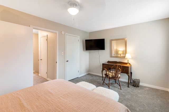 935 Kingsbury Dr Apt B, Clarksville, TN 37040