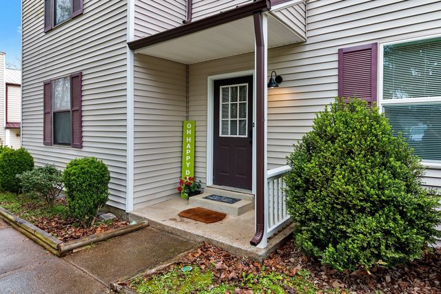 935 Kingsbury Dr Apt B, Clarksville, TN 37040