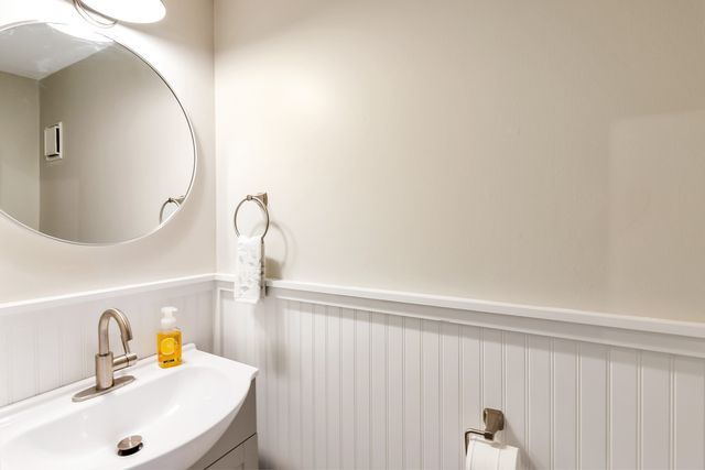 935 Kingsbury Dr Apt B, Clarksville, TN 37040